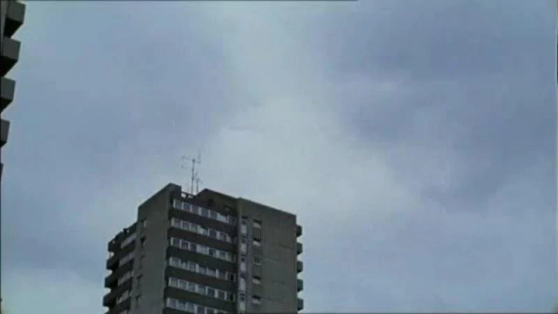 Кадры из сериала Призраки (2002)