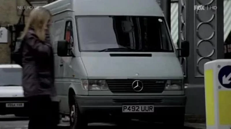Кадры из сериала Призраки (2002)